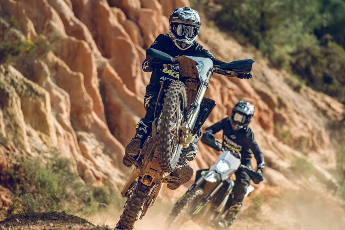 Enduro vs Adventure – jaki styl jazdy wybrać i jak się przygotować?